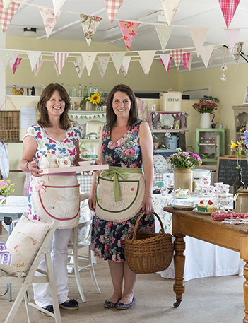 Country Homes & Interiors